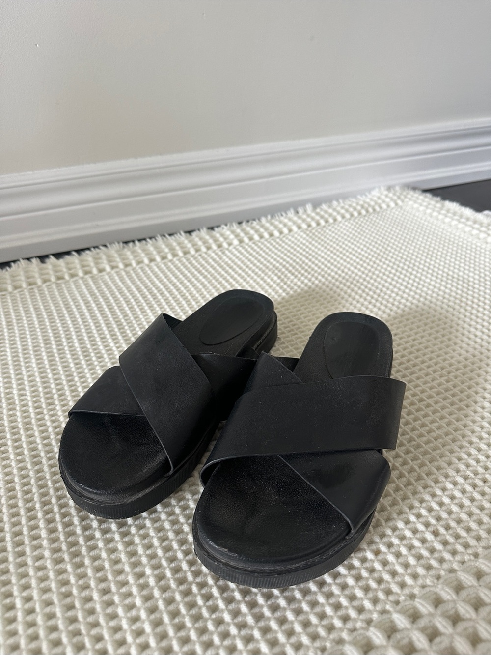 Princess Polly Black Crisscross Slide Sandals